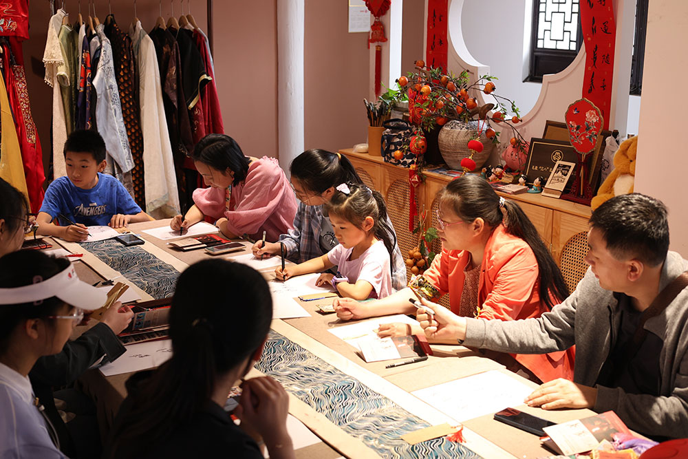 �ڴ�ţ��APP-�����������·������ֻ� ��������Ӫ����������֧������Ů���Ļ����������˶�