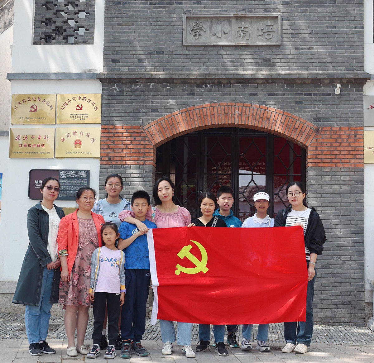 �ڴ�ţ��APP-�����������·������ֻ� ��������Ӫ����������֧������Ů���Ļ����������˶�